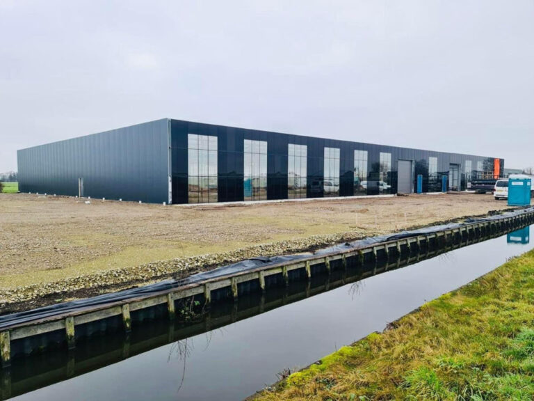 Gevel en docks bijna klaar Gevel en docks bijna klaar