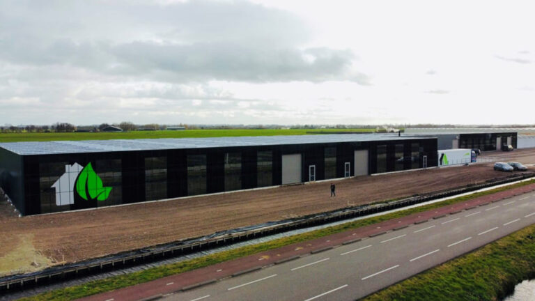Eerste verladingen in het nieuwe pand Eerste verladingen in het nieuwe pand