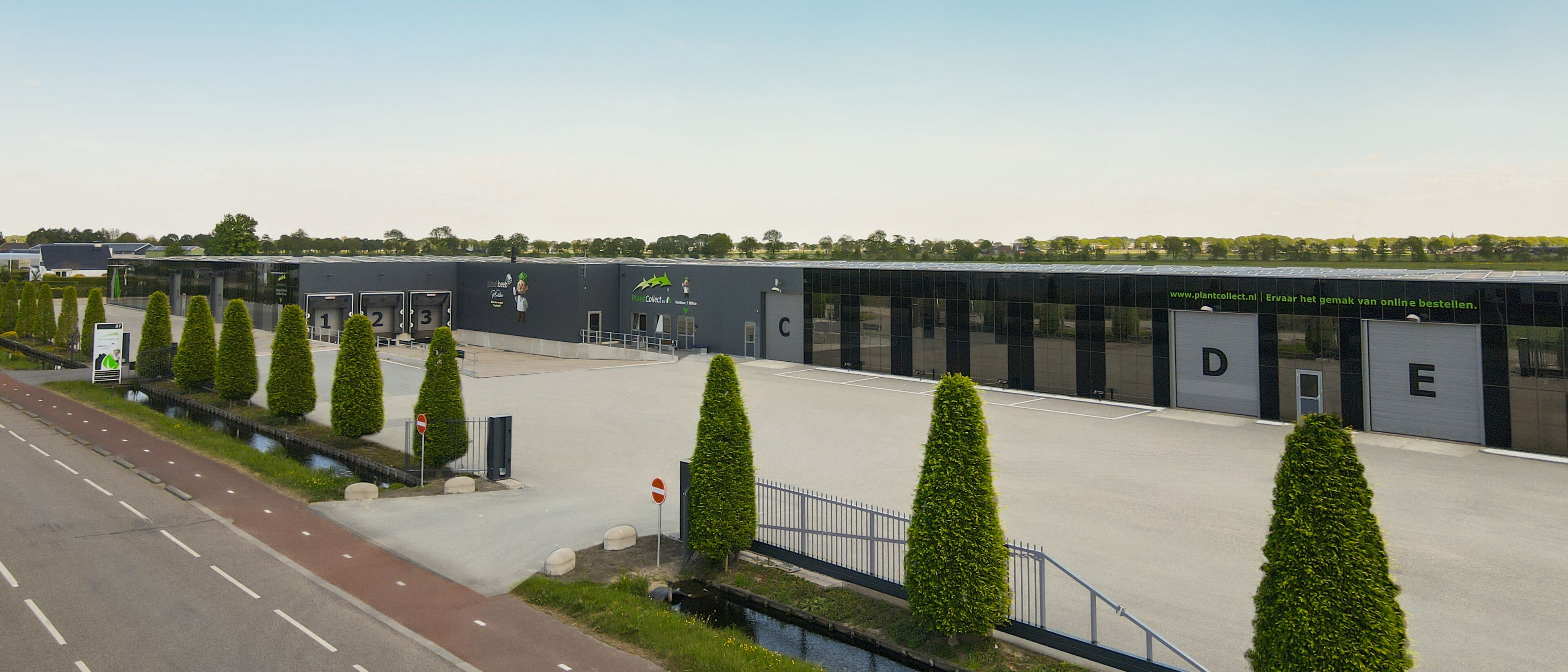 Le bâtiment de Plant Collect au Voshol 37 à Boskoop